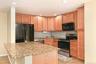 One Anchorage Way, Freeport, NY 11520 - Photo 9