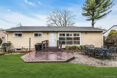 27 Abbey Lane, Plainview, NY 11803 - Photo 23