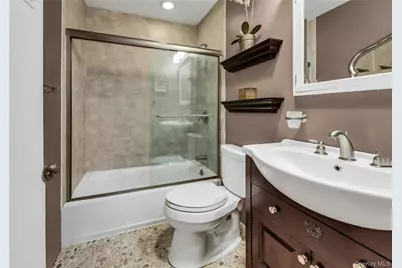 27 Abbey Lane, Plainview, NY 11803 - Photo 19