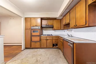 71-34 Kissena Boulevard, Flushing, NY 11367 - Photo 15