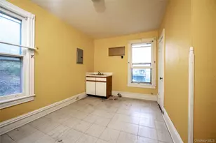 39 Hamilton Ave, Ossining, NY 10562 - Photo 13