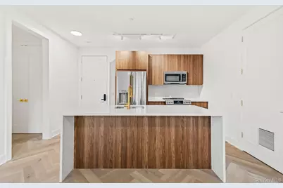 100 E Putnam Avenue #304, Greenwich, CT 06807 - Photo 3