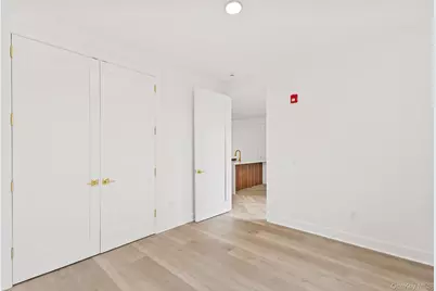 100 E Putnam Avenue #304, Greenwich, CT 06807 - Photo 9