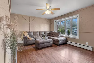 1392 Manor Lane, Bay Shore, NY 11706 - Photo 3