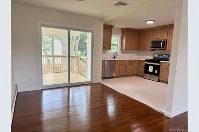 30 7th Street, Holbrook, NY 11741 - Photo 3