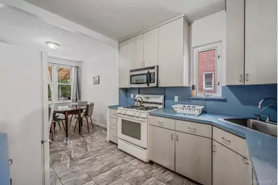 66-11 Burns Street, Rego Park, NY 11374 - Photo 17