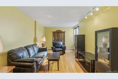 83-35 139 Street #1D, Briarwood, NY 11435 - Photo 1