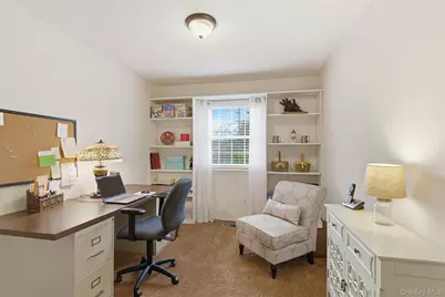 112 Cedar Shake Court, Huntington Station, NY 11746 - Photo 17