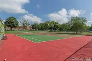 112 Cedar Shake Ct, Huntington Station, NY 11746 - Photo 25