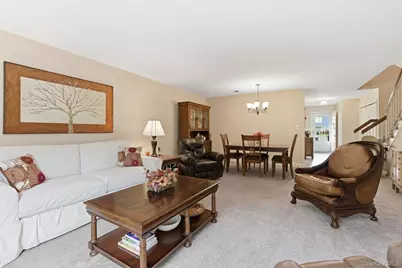 112 Cedar Shake Court, Huntington Station, NY 11746 - Photo 15