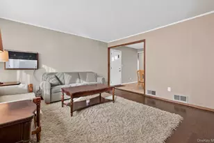 58 Virginia Ave, Plainview, NY 11803 - Photo 5