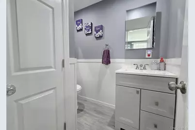 430 Heathcote Road, Lindenhurst, NY 11757 - Photo 19