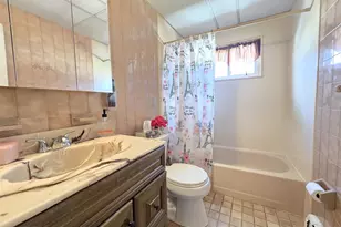 430 Heathcote Rd, Lindenhurst, NY 11757 - Photo 7