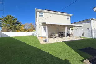 430 Heathcote Rd, Lindenhurst, NY 11757 - Photo 21