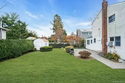 606 7th Avenue, East Northport, NY 11731 - Photo 25