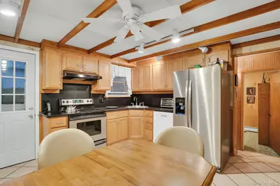 606 7th Avenue, East Northport, NY 11731 - Photo 15