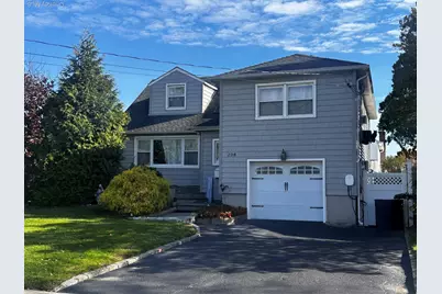 208 Island Parkway W, Island Park, NY 11558 - Photo 17