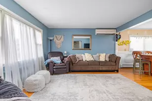 208 Island Pkwy W, Island Park, NY 11558 - Photo 5