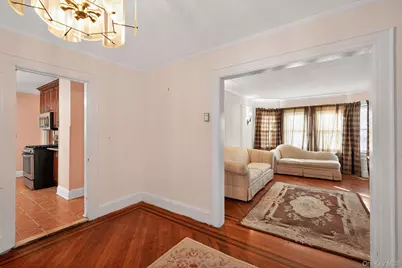 82 E Clinton Avenue, Roosevelt, NY 11575 - Photo 7