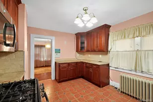 82 E Clinton Ave, Roosevelt, NY 11575 - Photo 17