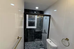 [Address not provided], Franklin Square, NY 11010 - Photo 17