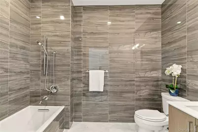 100 Garvies Point Road #1301, Glen Cove, NY 11542 - Photo 27