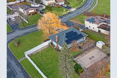 16 E Hill Drive, Smithtown, NY 11787 - Photo 27