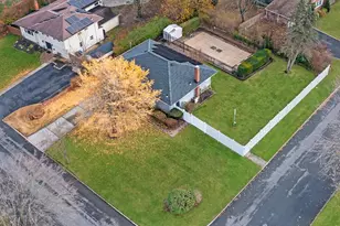 16 E Hill Dr, Smithtown, NY 11787 - Photo 25