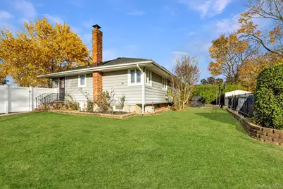 16 E Hill Drive, Smithtown, NY 11787 - Photo 19