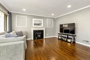 16 E Hill Dr, Smithtown, NY 11787 - Photo 3