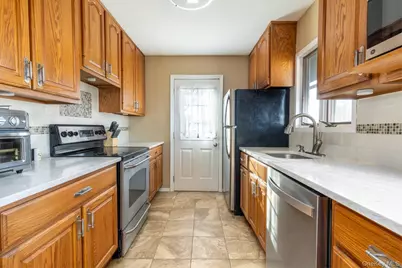 16 E Hill Drive, Smithtown, NY 11787 - Photo 5