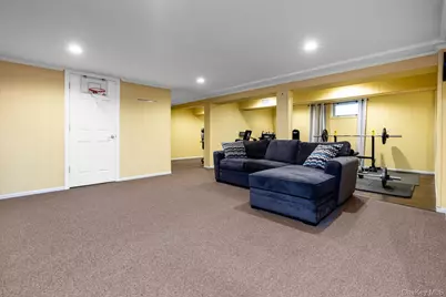 16 E Hill Drive, Smithtown, NY 11787 - Photo 15