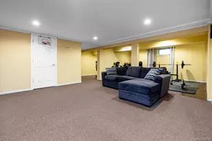 16 E Hill Dr, Smithtown, NY 11787 - Photo 15