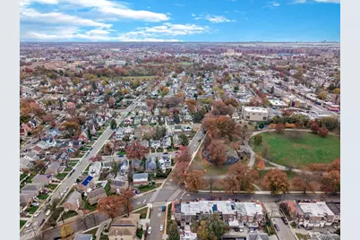 173-17 Sayers Avenue, Addisleigh Park, NY 11433 - Photo 27