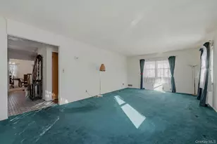 1 Hillcrest Rd, Port Washington, NY 11050 - Photo 9