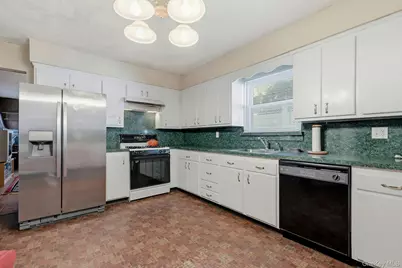 1 Hillcrest Road, Port Washington, NY 11050 - Photo 15