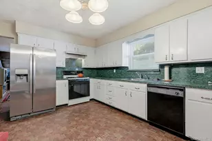 1 Hillcrest Rd, Port Washington, NY 11050 - Photo 15