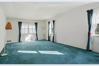 1 Hillcrest Road, Port Washington, NY 11050 - Photo 7