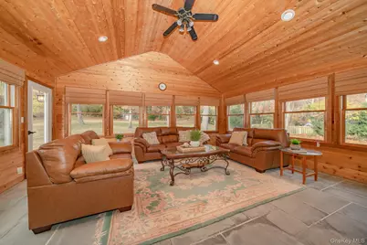 23 Willoughby Path, East Northport, NY 11731 - Photo 7