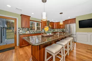 23 Willoughby Path, East Northport, NY 11731 - Photo 11