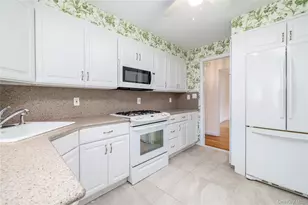 60 Chestnut St, Rockville Centre, NY 11570 - Photo 15