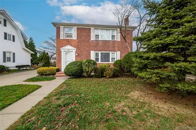 60 Chestnut Street, Rockville Centre, NY 11570 - Photo 1
