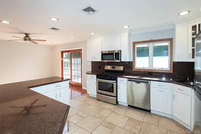 91 Birchwood Park Drive, Syosset, NY 11791 - Photo 19