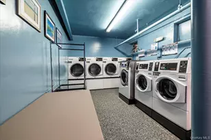 194 Smith St, Freeport, NY 11520 - Photo 17