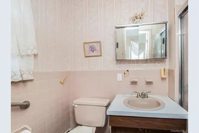 127 Bellevue Place, Yonkers, NY 10703 - Photo 9