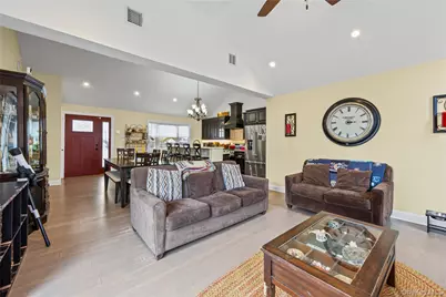 37 Beachwood Drive, Babylon, NY 11702 - Photo 7