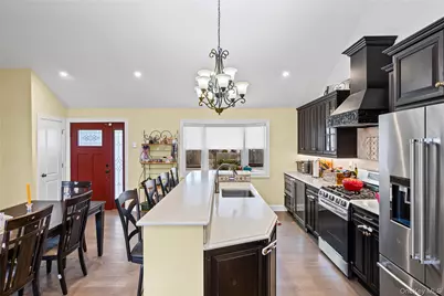 37 Beachwood Drive, Babylon, NY 11702 - Photo 11