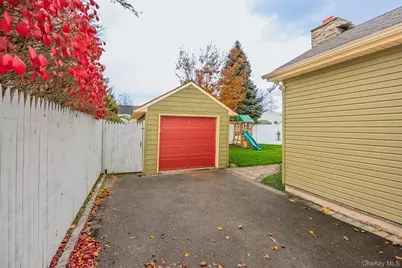 37 Beachwood Drive, Babylon, NY 11702 - Photo 23