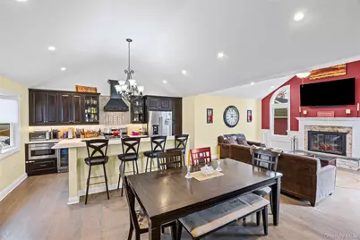 37 Beachwood Drive, Babylon, NY 11702 - Photo 15