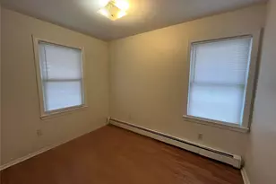 21 Beechwood Ave, Port Washington, NY 11050 - Photo 9